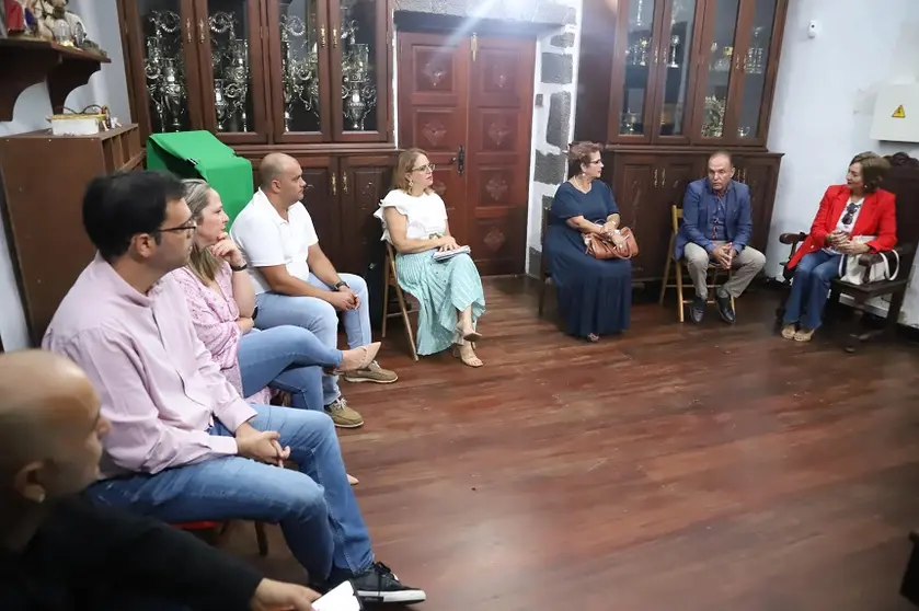 Alberto Aguiar, Carmen Guadalupe y Jesús Machín en la reunión de para coordinar las Fiestas de Nuestra Señora la Virgen de Los Dolores 2022.