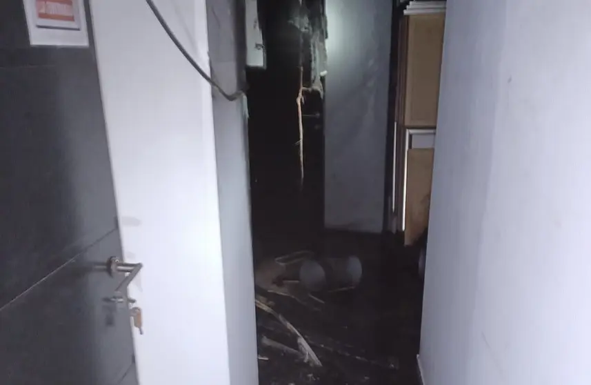 Imagen del interior del hotel tras extinguir las llamas.