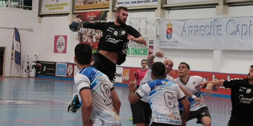 Imagen de Mikita Liavonau durante su anterior paso por el equipo.