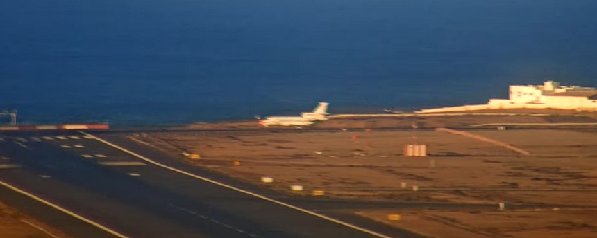 Imagen del Falcon, instantes previos a su despegue en el aeropuerto de Lanzarote.