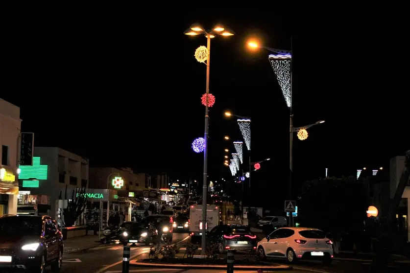 Imagen de las luces navideñas en Yaiza.