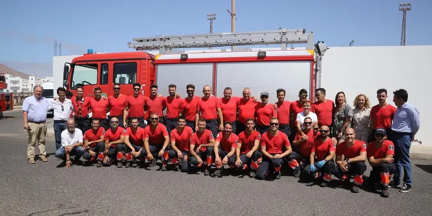 Imagen de los bomberos en el homenaje a su compañero Luis Álvarez de León .