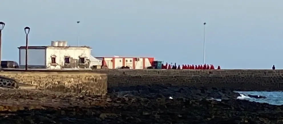 Imagen de los inmigrantes entrando en la capital lanzaroteña