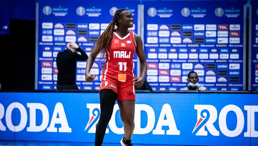 Imagen de Elizabeth Dabou con la selección de Mali.