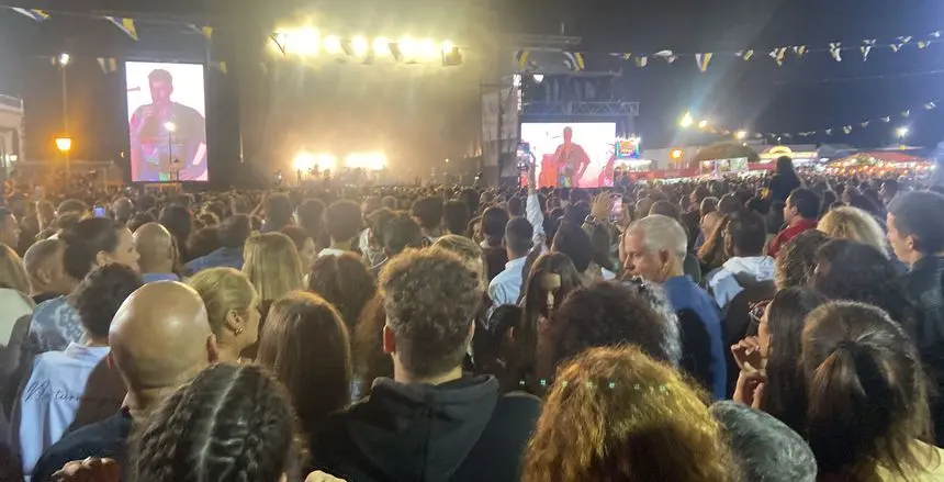 Imagen del concierto de Melendi de este miércoles en Mancha Blanca