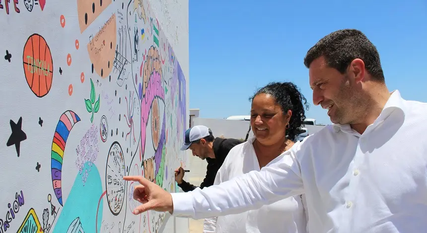 Imagen del alcalde de Yaiza y la concejala de Participación Ciudadana.