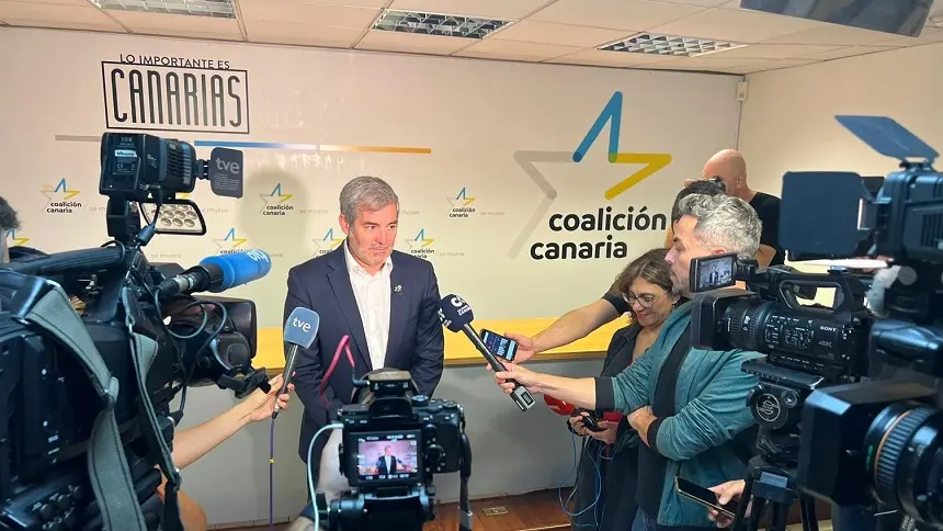 Rueda de prensa tras la presentación de los avales de su candidatura.