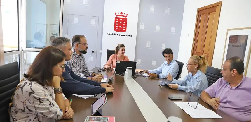 Imagen de la reunión en el Cabildo.