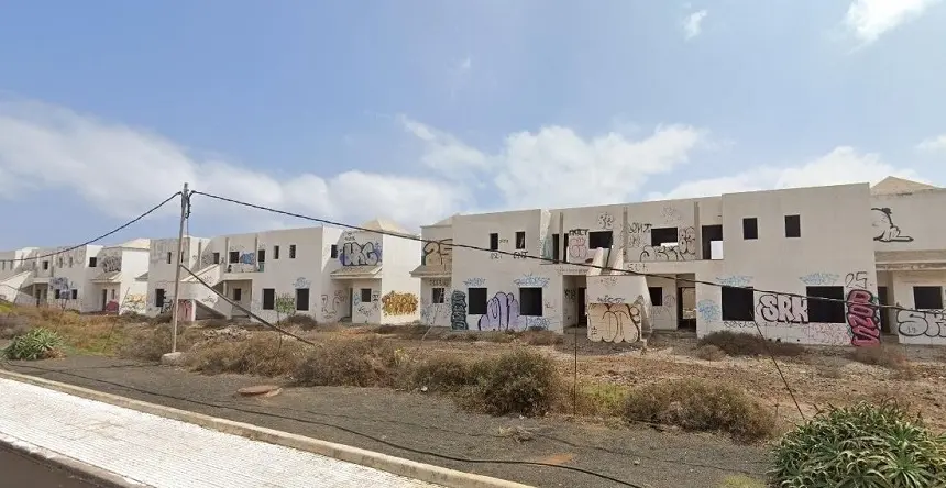Imagen de los esqueletos de Costa Teguise.