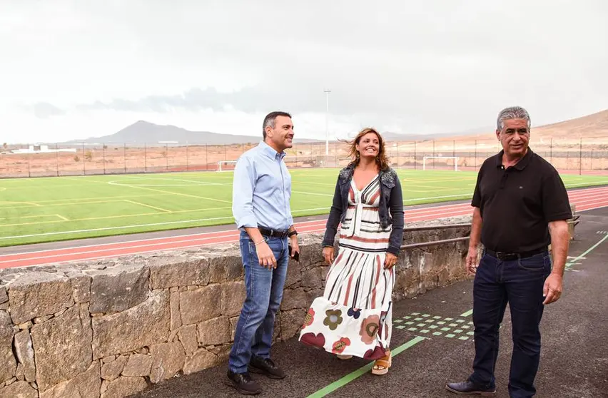 Oswaldo Betancort, Olivia Duque y Eugenio Robayna visitando este viernes las instalaciones