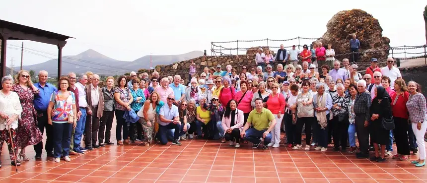 Imagen de los mayores de Yaiza en su excursión por el Día Internacional del Mayor.