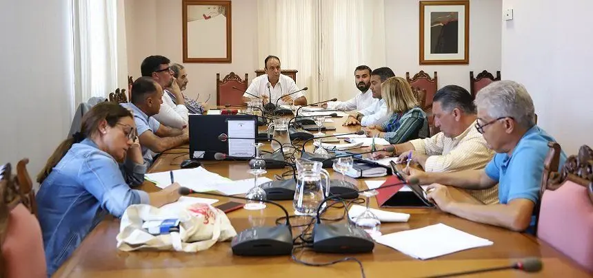 Imagen de una de las reuniones del Consorcio en estos años de mandatos en los ayuntamientos y el Cabildo.