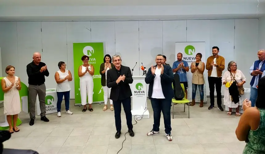 Román Rodríguez estuvo presente en el acto con el candidato