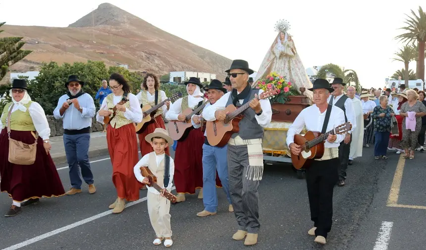 Imagen de la Romería de Femés por la Virgen del Rosario.