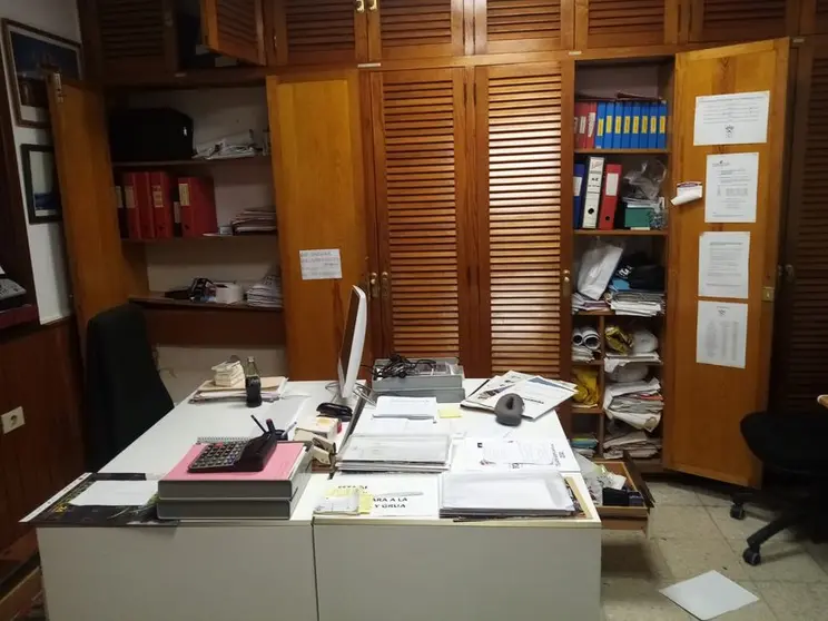 Estado en el que dejaron el local los ladrones que entraron este jueves.