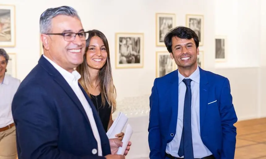 Marcos Bergaz con dos de sus compañeros en Teguise