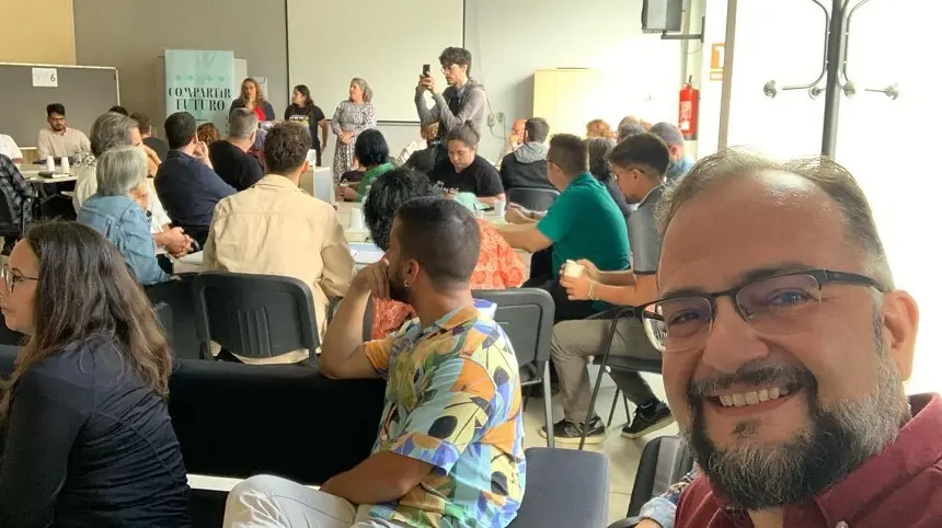 Imagen de Jorge Peñas en el acto realizado en Tenerife.