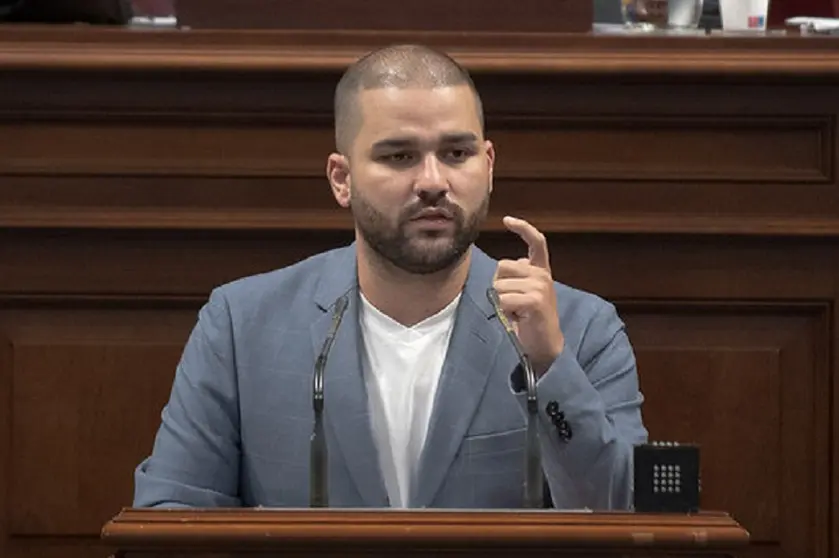 Imagen de Jesús Machín Tavio en el Parlamento de Canarias.