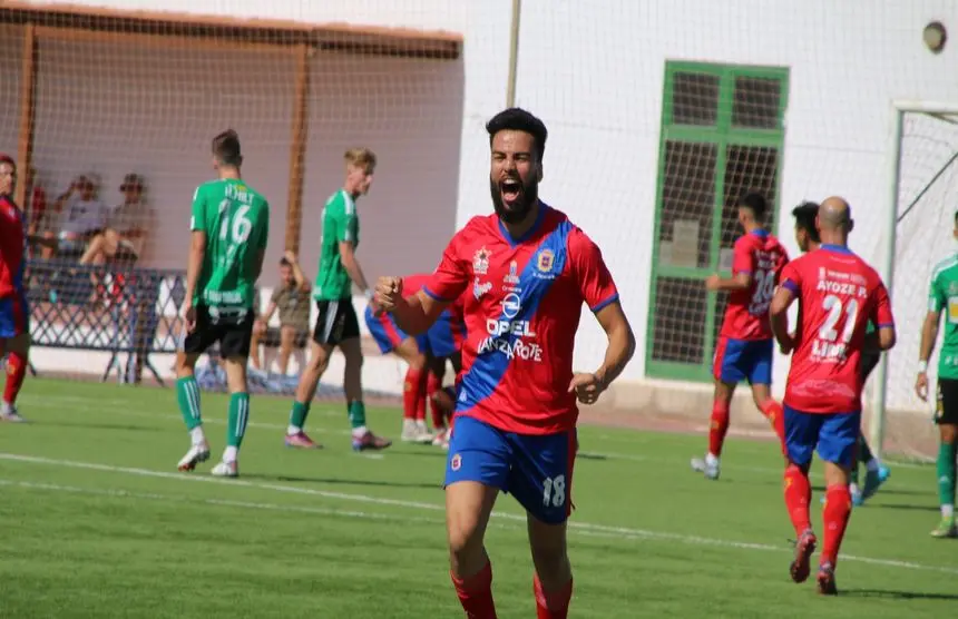 Imagen de la alegría de los jugadores rojillos tras un gol.