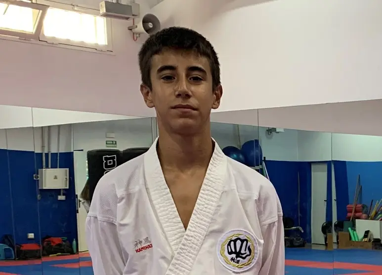 Imagen del karateka Mikel González.