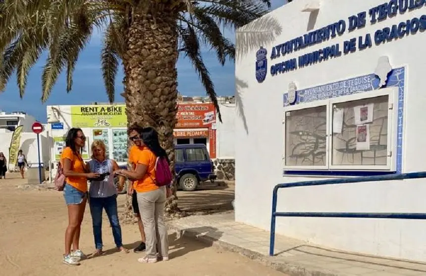 Alicia Páez junto al equipo de GESPLAN.