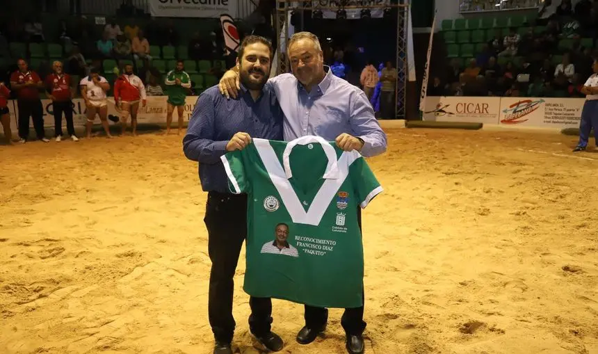 Padre e hijo en el terrero