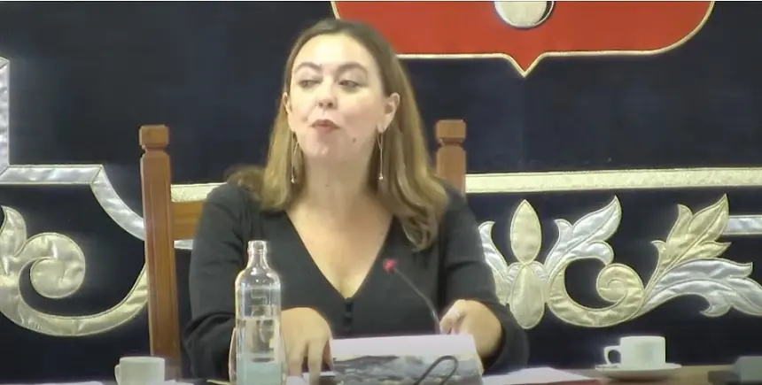 María Dolores Corujo durante el pleno que se ha celebrado este lunes en el Cabildo.