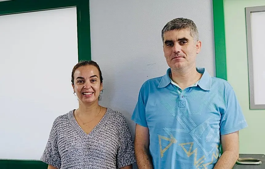 Personal de Enfermería e Informática Yanira Alonso y Cesar Caraballo.