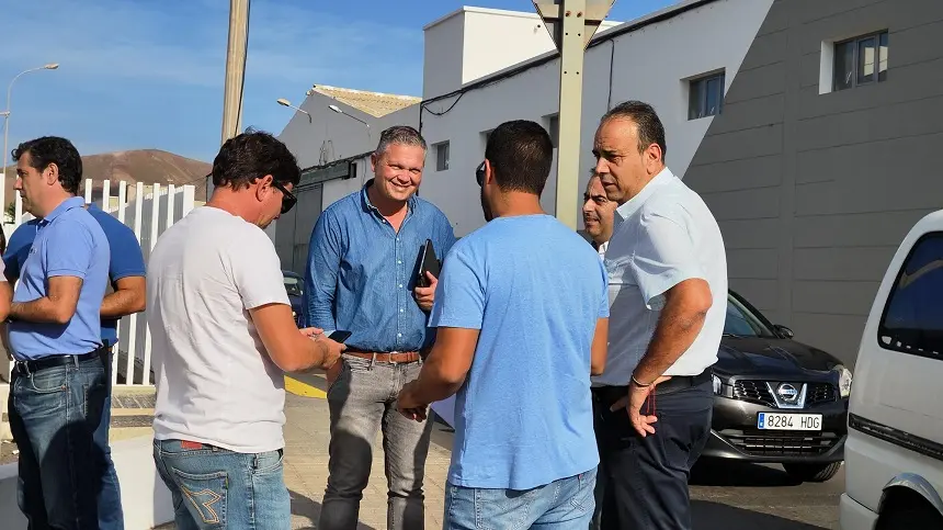 Alfredo Mendoza y Ándres Stinga en la calle Tenderete.