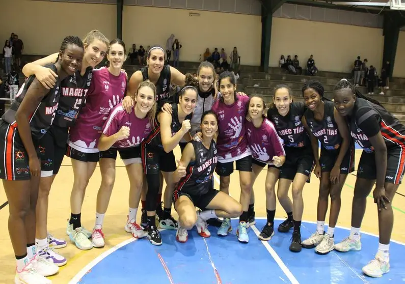 Las jugadoras del Magec Tías muy satisfechas tras el encuentro.