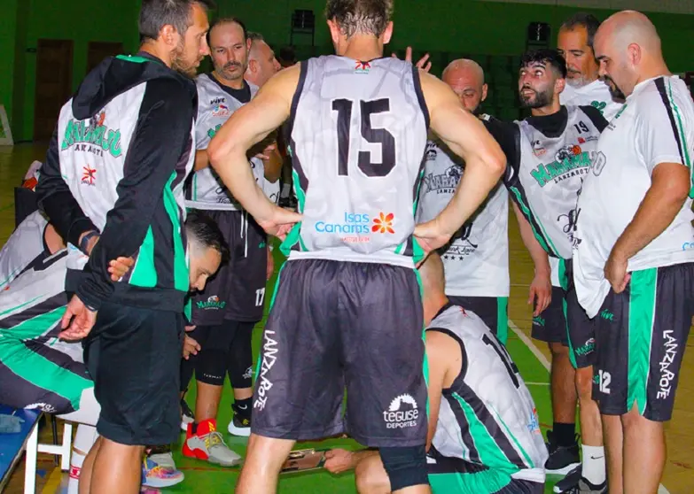 Jugadores del Maramajo durante un tiempo muerto.