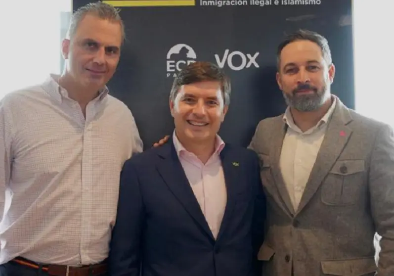 Nicasio Galván junto a Ortega Smith y Santiago Abascal.