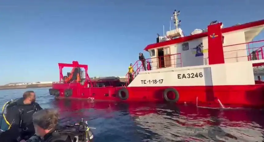 Los buceadores de la zona se sorprendieron el día que llegó el barco a retirar las esculturas.