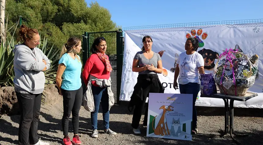 Presentación con asistencia de volunatrios de la protectora Doggys del Sur