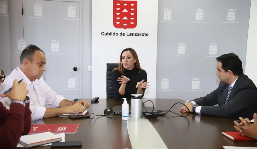 María Dolores Corujo junto a Andrés Stinga y José Valles.