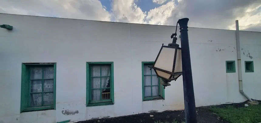 Imagen del mal estado en el que se encuentra la Escuela Infantil de Puerto del Carmen.