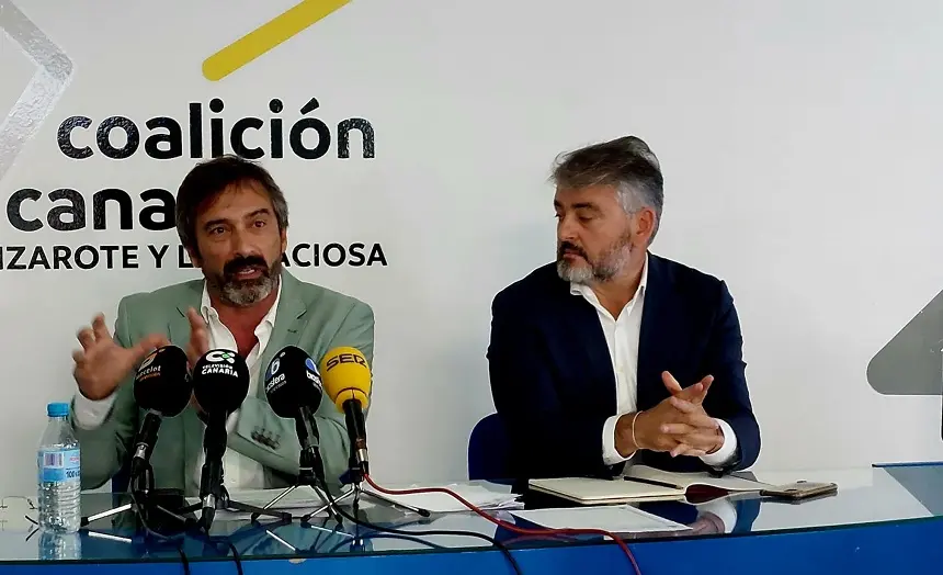 Pedro San Ginés y David de la Hoz en la rueda de prensa en la que anunciaron que había sido admitida a trámite su querella.