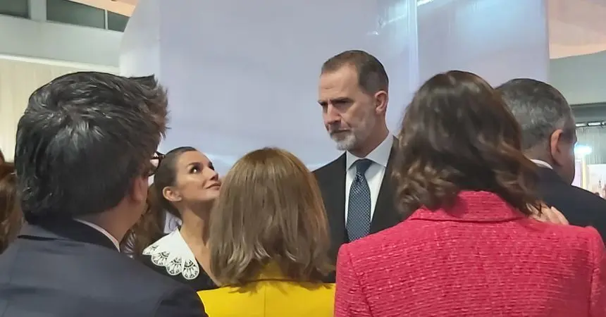 Los Reyes en el momento de acceder al interior de la Feria.