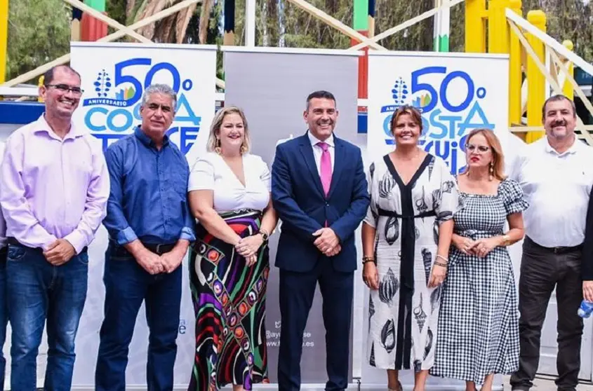 Imagen del grupo de gobierno de gobierno de Teguise en la presentación del 50 aniversario de Costa Teguise.