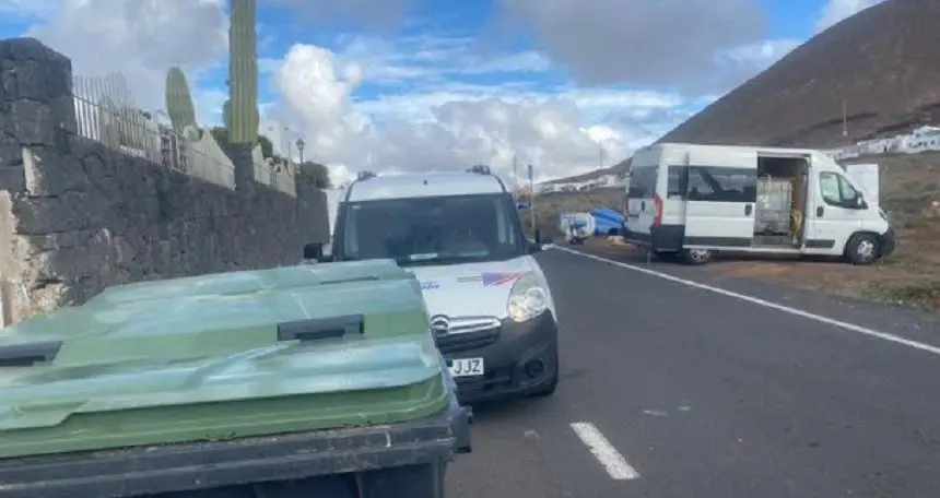 Imagen del momento de la paralización de las obras por parte de Teguise
