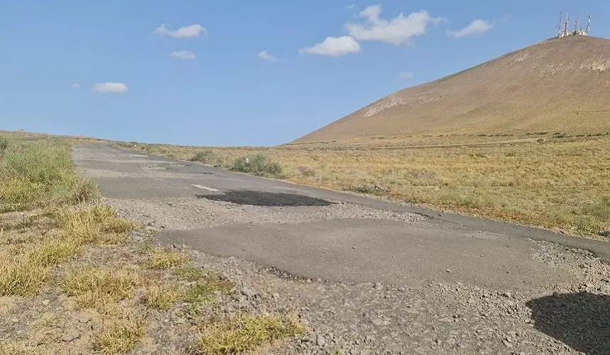 Camino agrícola de Montaña Mina.