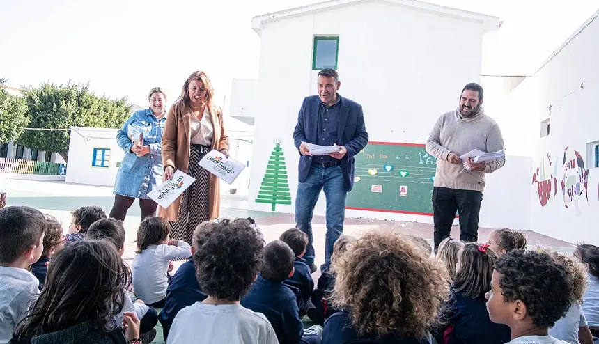 Entrega de Coloreando Teguise en el CEIP Guatiza.