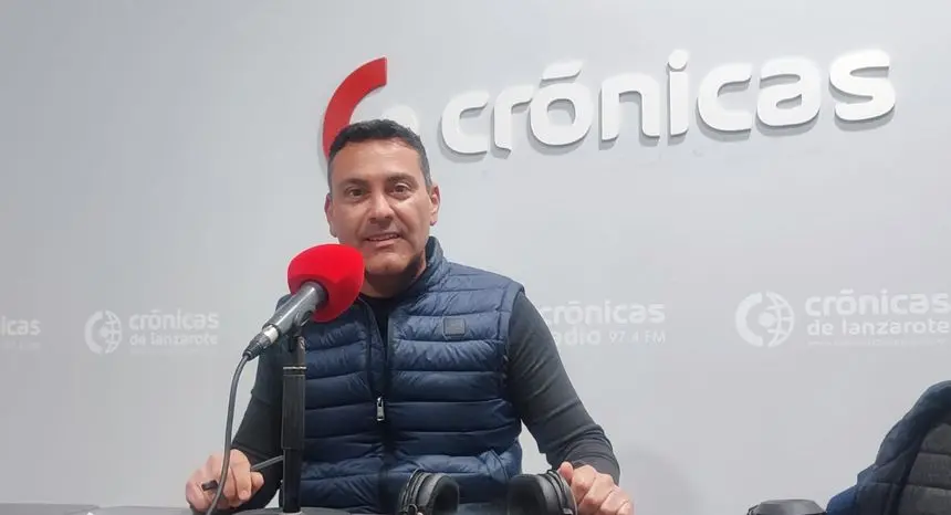 Oswaldo Betancort en Crónicas Radio.