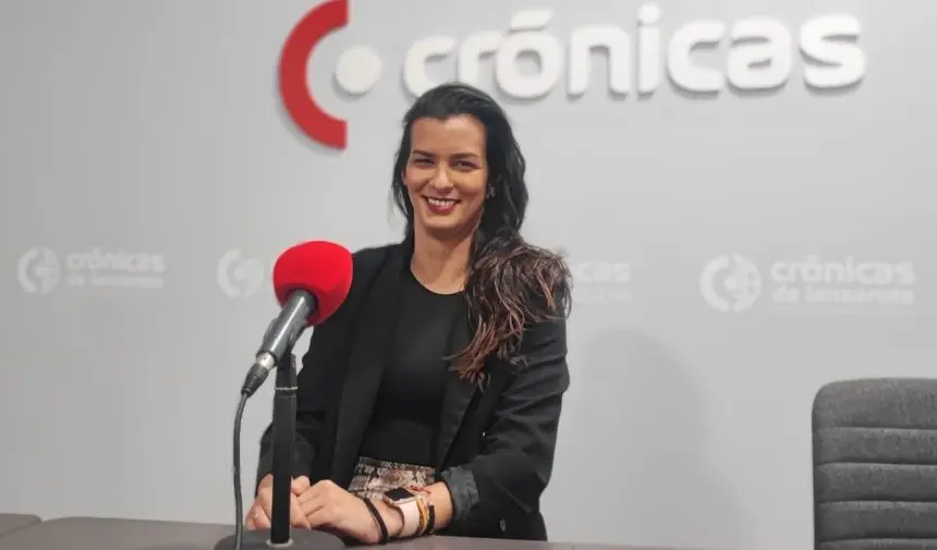 Nieves Arrocha en el Crónicas Radio.