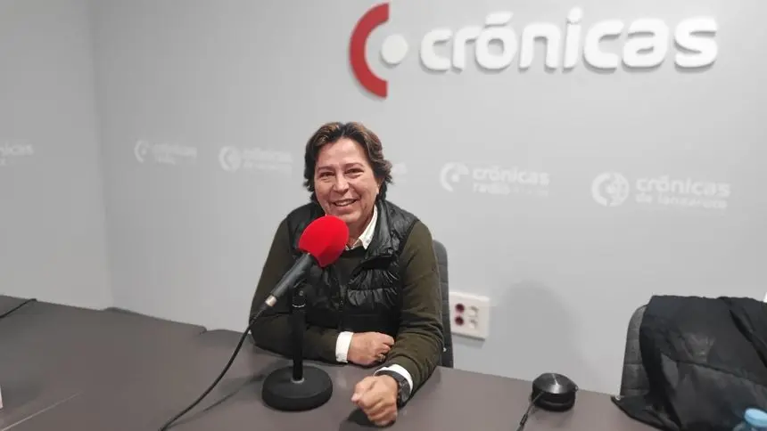 Rita Hernández en Crónicas Radio.