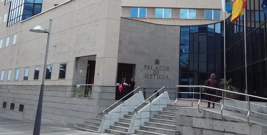 Imagen de los juzgados de Santa Cruz de Tenerife donde se instruye la causa.