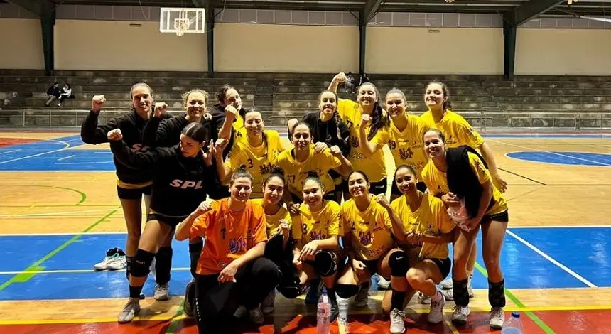 Jugadoras del CB Puerto del Carmen celebrando la victoria.