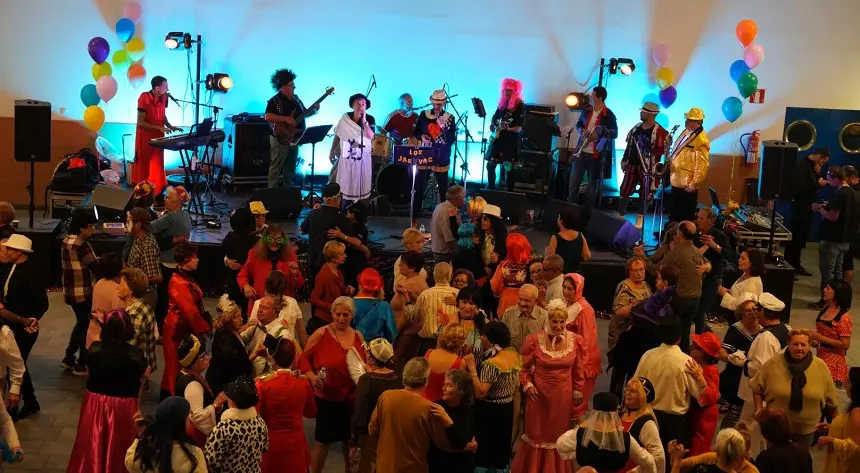 Imagen del baile de mayores en el Centro Cívico de Arrecife