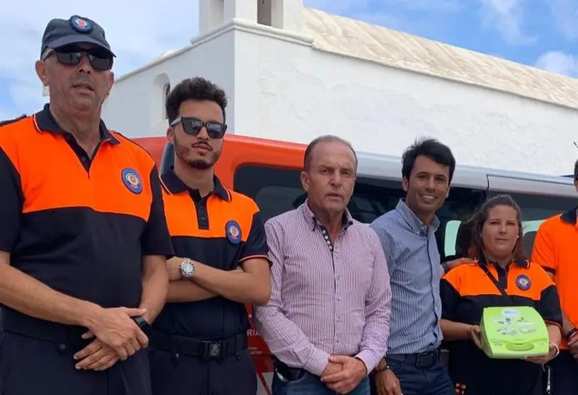 Machín en un acto con el Consorcio que preside el socialista Marcos Bergaz y la gente de Protección Civil de su municipio.