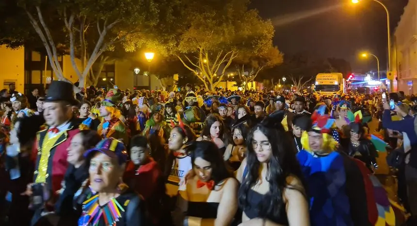 Imagen de la gente durante el recorrido
